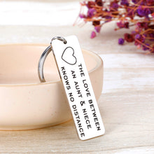 Load image into Gallery viewer, Aunt Niece Gifts Keychain Birthday Graduation Deployment Long Distance Relationships Aunt Gifts from Niece for Women Female Birthday Anniversary Valentines’ Mothers’ Day