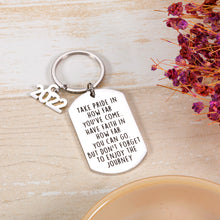 Load image into Gallery viewer, 2022 Graduation Decorations Keychain for Her Him Son Daughter from Mom Dad Birthday Prom Graduate Students Gifts from Teacher Bulk Friend to Teen Kid Boy Grads Graduating Students Anniversary Souvenir
