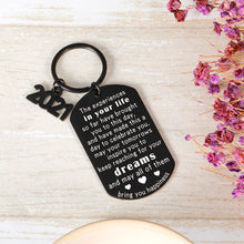 Load image into Gallery viewer, Graduation Gifts for Him Her 2021 High School Middle School Graduation Gifts Keychain for Girls Boys Inspiration Gifts Keyring for Son Daughter Student from Mom Dad
