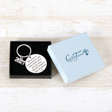 Load image into Gallery viewer, Insirational College Graduation Gifts Keychain for Her Him Class of 2021 Graduation Keychain for Boys Girls Best Friends High School Seniors Students Back to School Gifts for Sons Daughters
