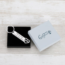 Load image into Gallery viewer, Mothers Day Gifts Valentine Keychain from Daughter Son to Mom Remember I love you KeyChain Birthday Gifts for Mom Women Wedding Gifts Keyring Jewelry for Mother in Law Mummy from Kids
